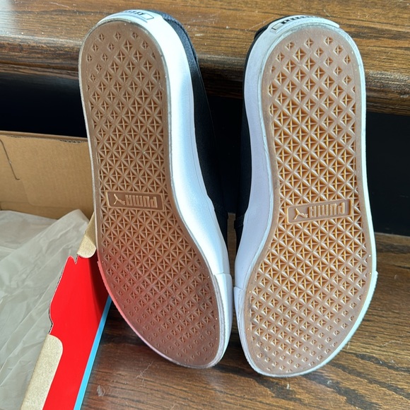 Puma slip on never worn in box! - Picture 4 of 5